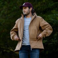 prapeak-univers-plein-air-photo-in-situ-veste-legere-brun-homme-min